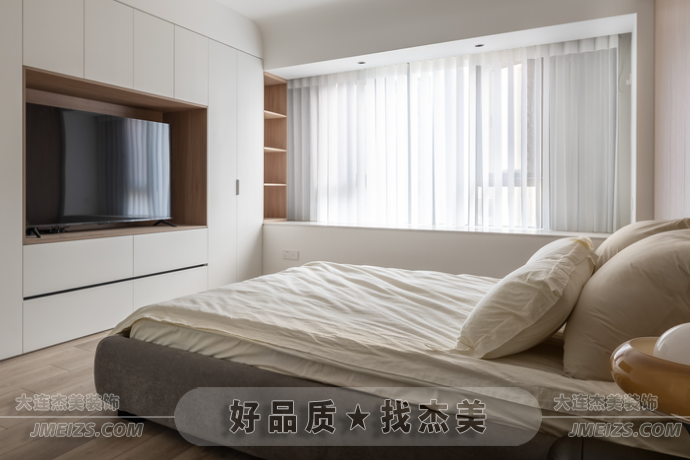 大連裝修潮流趨勢(shì)之現(xiàn)代簡約案例賞析典雅素凈溫潤空間9.png