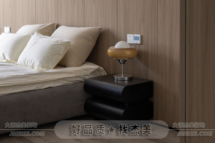 大連裝修潮流趨勢(shì)之現(xiàn)代簡約案例賞析典雅素凈溫潤空間11.png